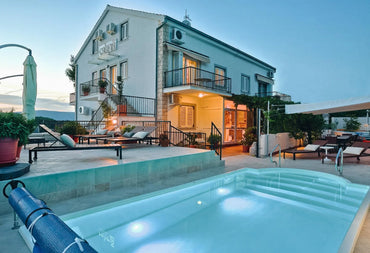 Glasfiberpool Aves 705 7,05m x 3,20m x 1,55m