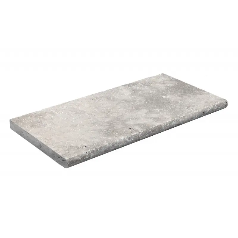 Grå naturstenplatta i Natura Kiruna Paket med klarblått poolvatten