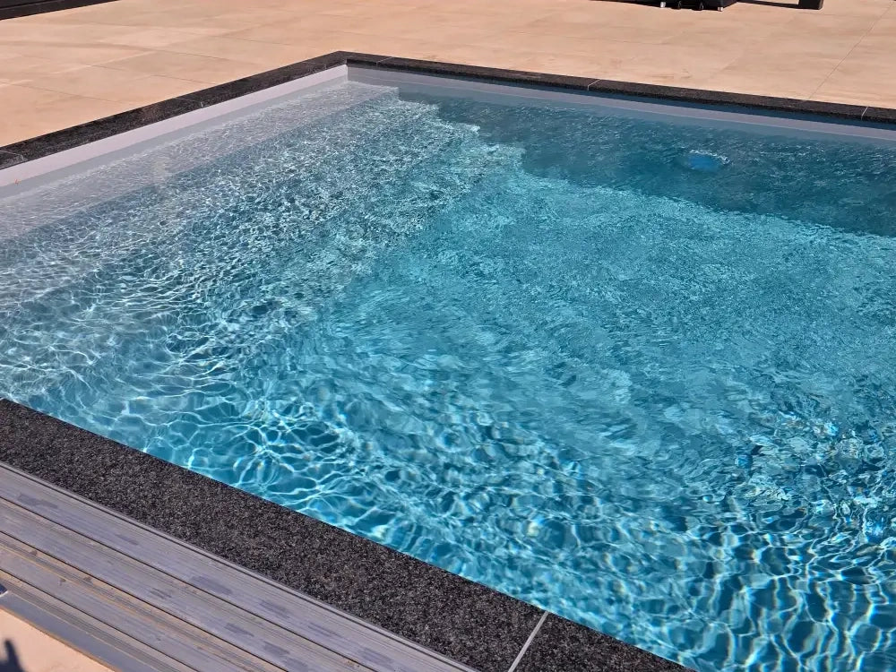 Pooltime Exclusive PP-Pool, 12 mm – 4 x 8 x 1,5 m, klares blaues Wasser, dunkle Fliesenränder, Pool oder Poolüberdachung kaufen