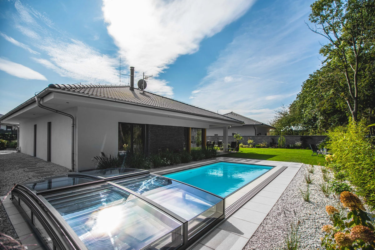 Pool und Swimmingpool mit Generalunternehmerleistung