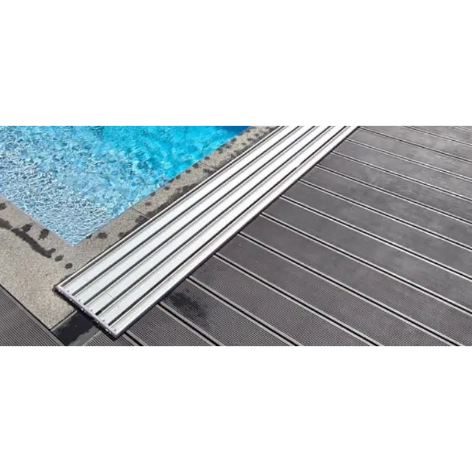 Silver metallic pool ramp with ribbed texture and grooves, extra skenor for Pooltak Kit Icon