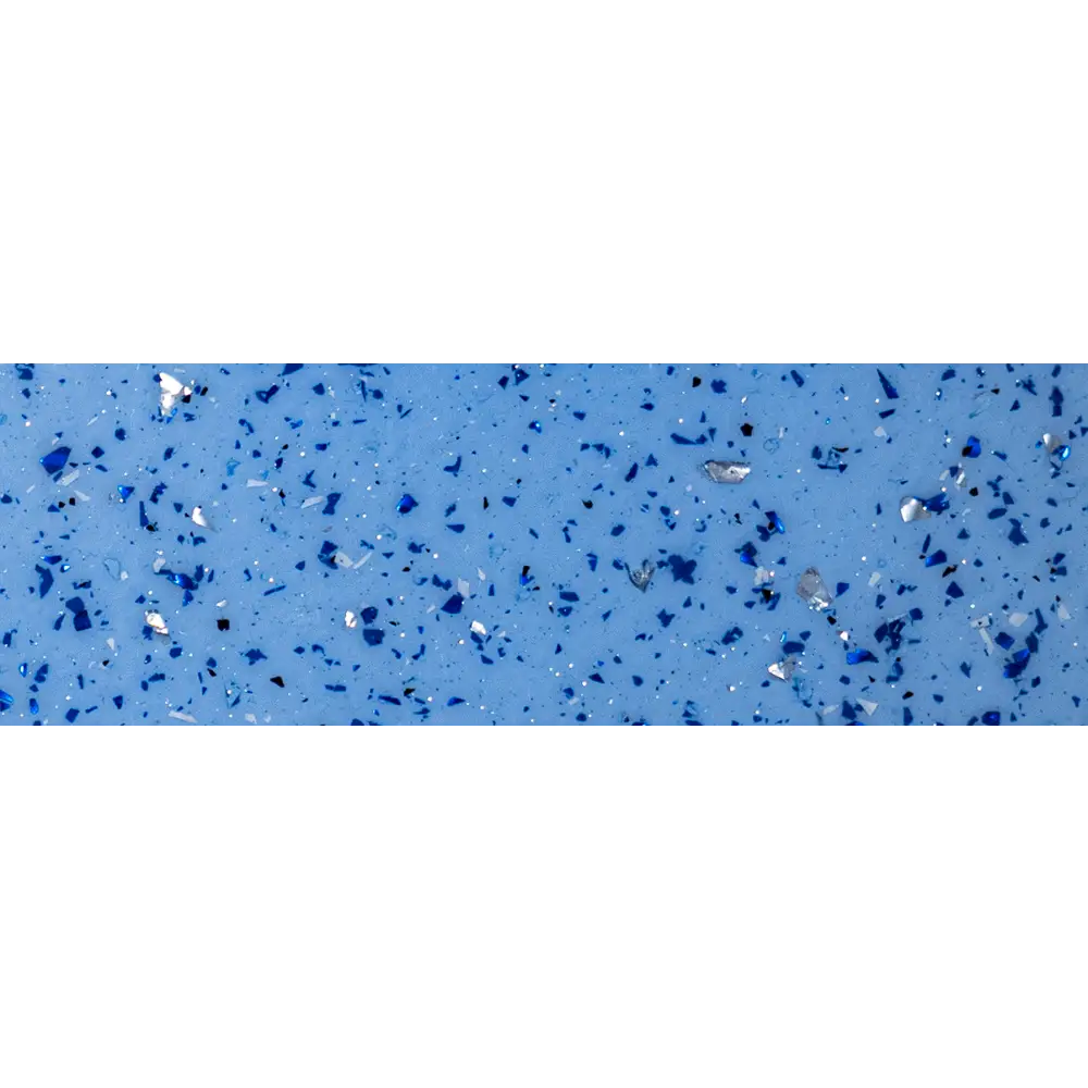 Blå fläckig yta med glas- och metallbitar för glasfiberpool Jamaika 25x3 75x1 50m