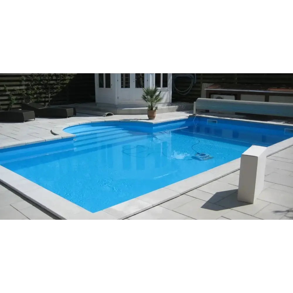 Rustica Athen paket med rektangulär blå pool och vita kakelkanter