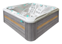 PassionSpa Admire Whirlpool – weißer Innenraum, graue Holzpaneele, blaue Beleuchtung