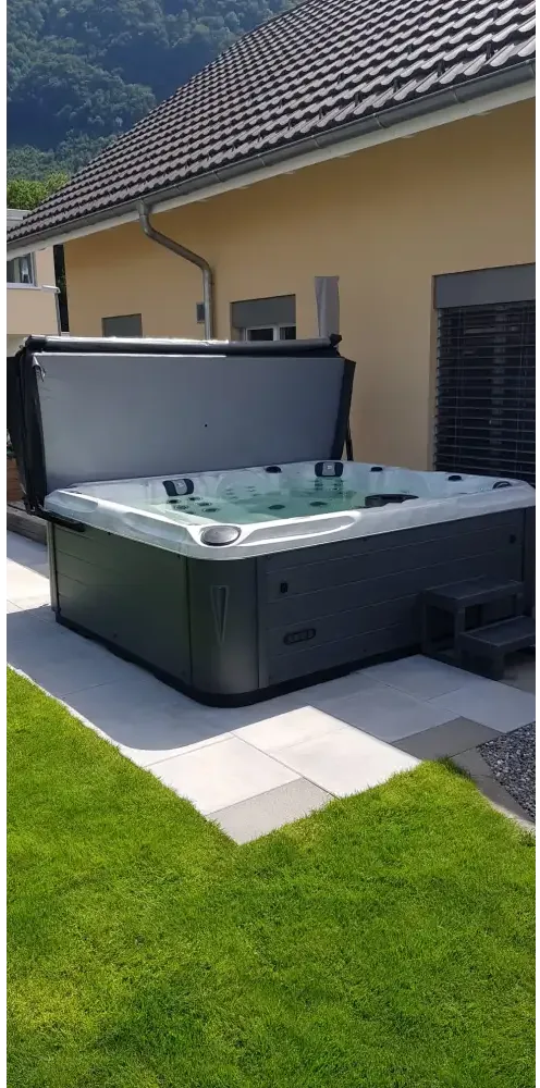 PassionSpa Desire Whirlpool – grau und schwarz, Abdeckung mit Scharnieren, Massagedüsen
