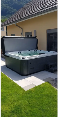 PassionSpa Desire Whirlpool – grau und schwarz, Abdeckung mit Scharnieren, Massagedüsen