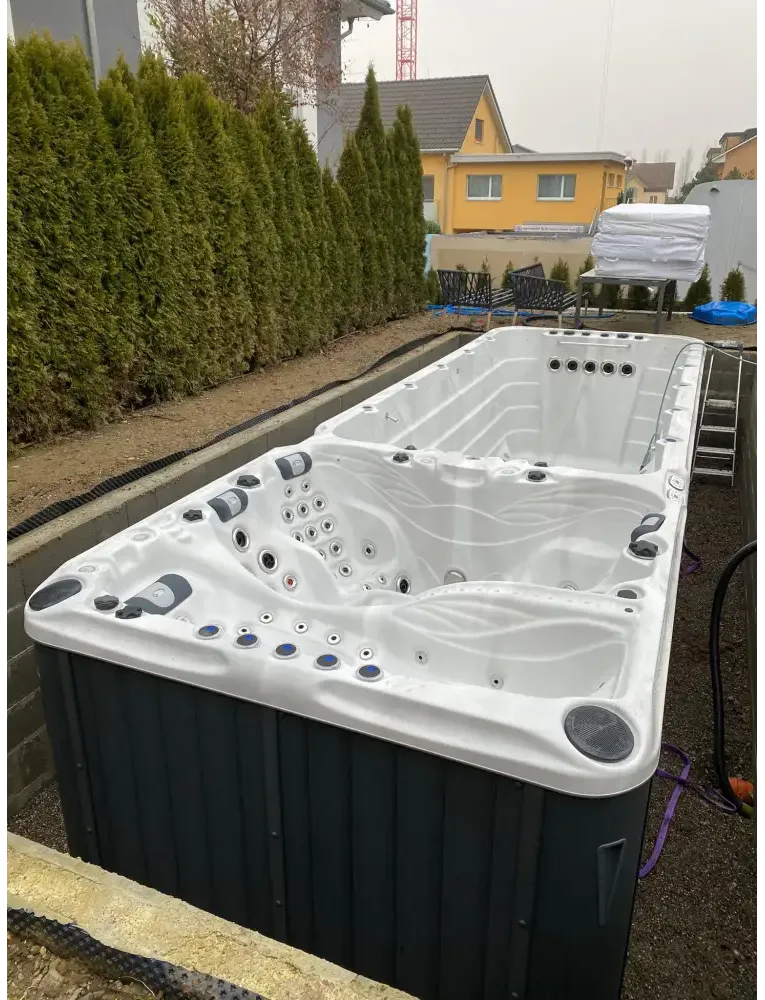 PassionSpa Energy Deep Swim-Spa – Sport Collection, weiß und schwarz, Massagedüsen, Paneele