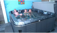 PassionSpa Relax Whirlpool – Pure Collection, silberfarben und schwarz, strukturierte Ränder