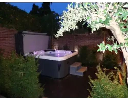 PassionSpa Relax Whirlpool – Pure Collection, weiß und grau, integrierte Treppe