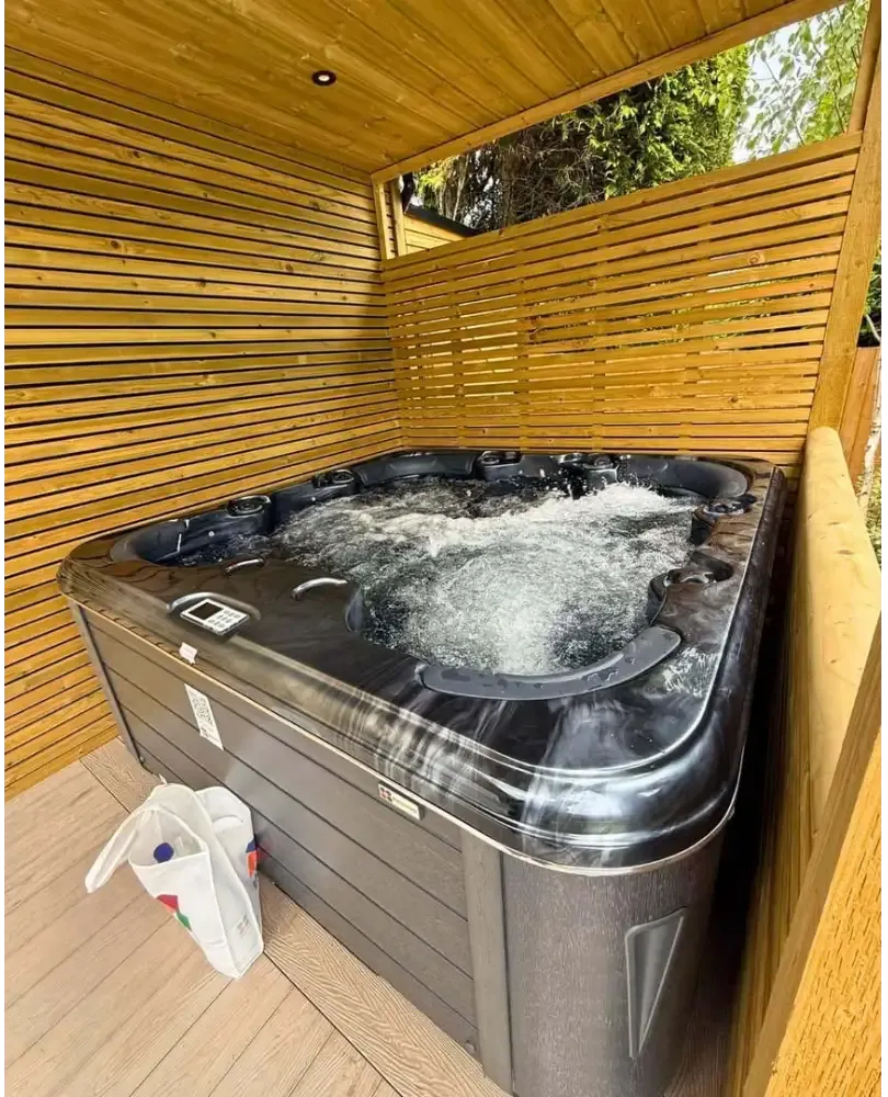 PassionSpa Rewind Whirlpool – Pure Collection, grau und schwarz, sprudelndes Wasser, Bedienfeld