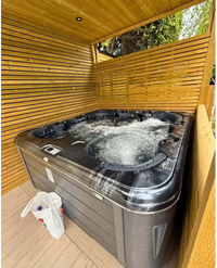 PassionSpa Rewind Whirlpool – Pure Collection, grau und schwarz, sprudelndes Wasser, Bedienfeld