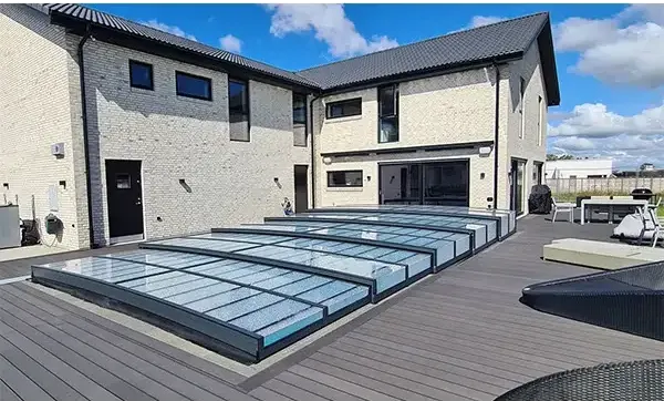 Pooltaket Icon med sarg klarplast antracit i modern glasdesign