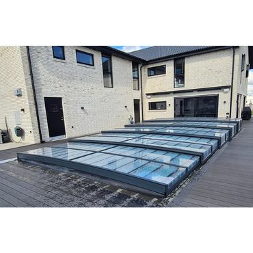 Pooltak Icon i klarplast antracit med modern glaspaneldesign