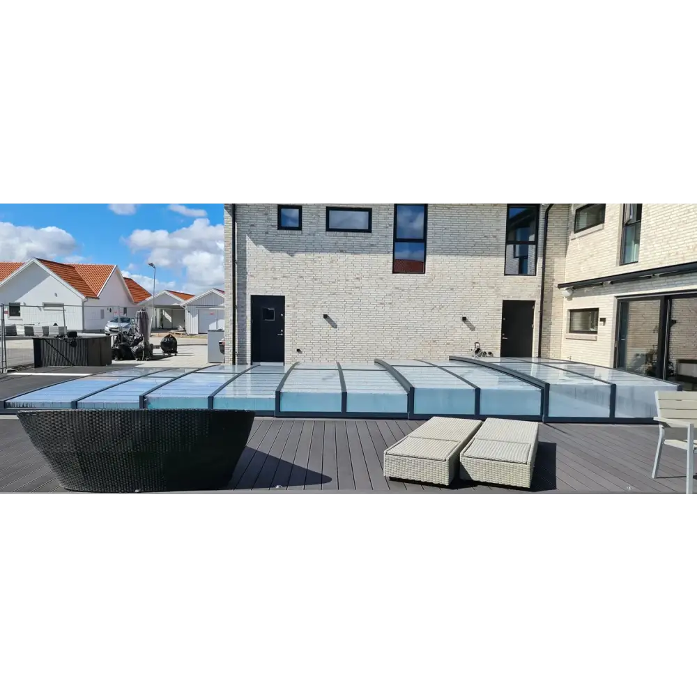 Moderat pooltak Icon med sarg klarplast i antracit, modernt glas och svart metall