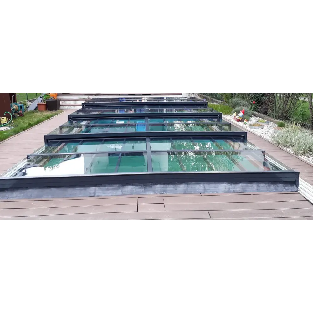 Pooltak Icon med sarg klarplast i antracit över pool