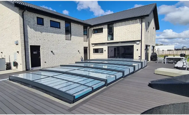 Icon-Poolüberdachung – transparente Kunststoffpaneele, anthrazitfarben, modernes Design mit transparentem Dach