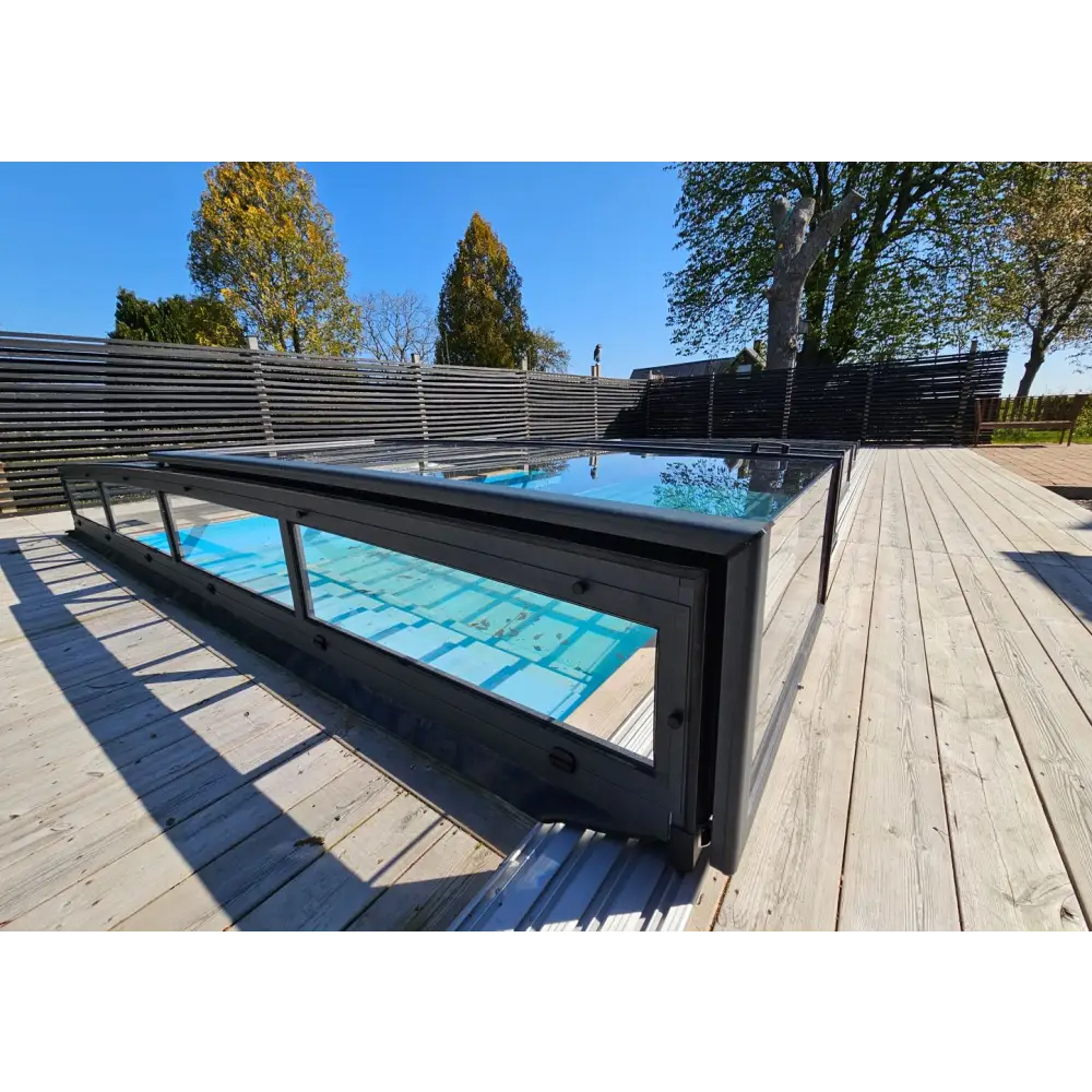 Modern svart ramad glas pooltak icon kit med transparenta paneler över blå poolvatten