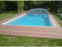 NIVO KIT 650WC Poolüberdachung – 3 x 6, ELOX, klares blaues Wasser, Holzterrasse, unter einer Kuppel