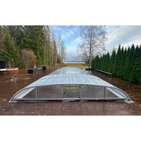 Pooltak Nivo Kit i transparent glas med silverram på trädeck