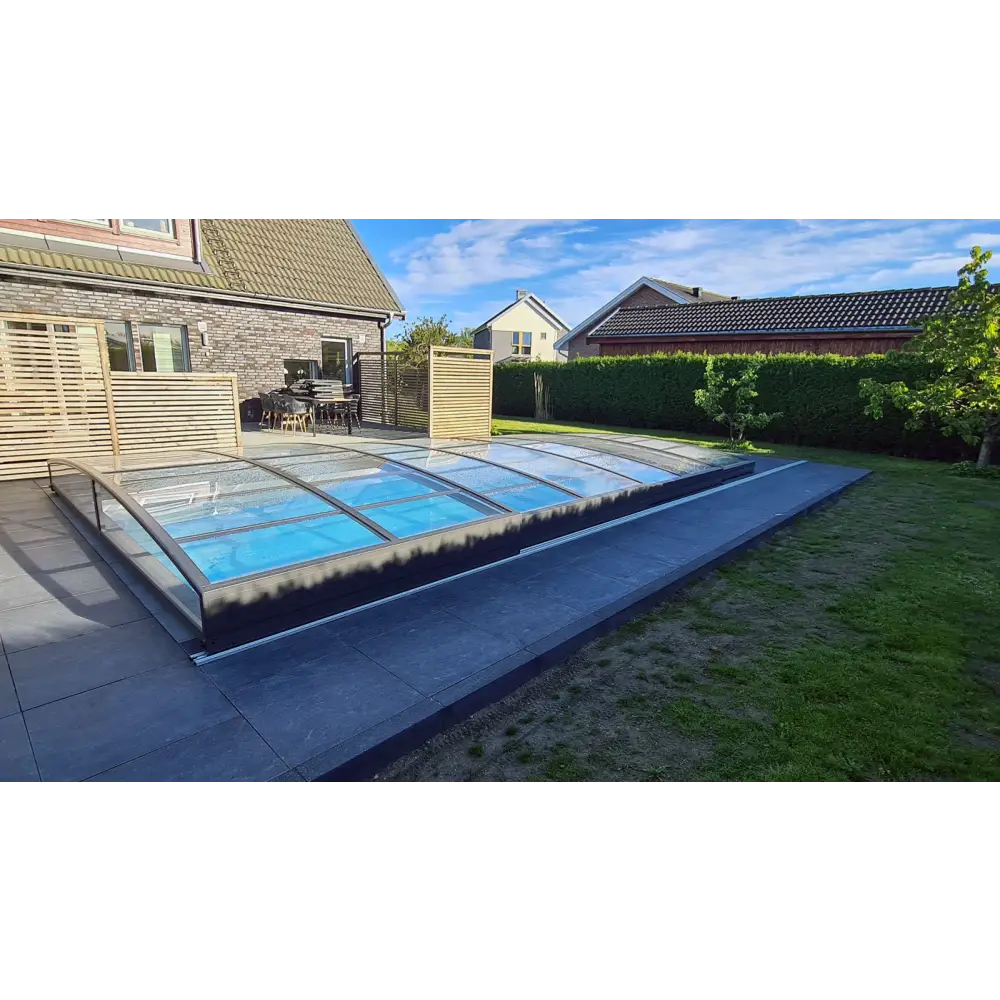Elegant pooltak Sydney 3x5 i transparent glas med modern kurvig design