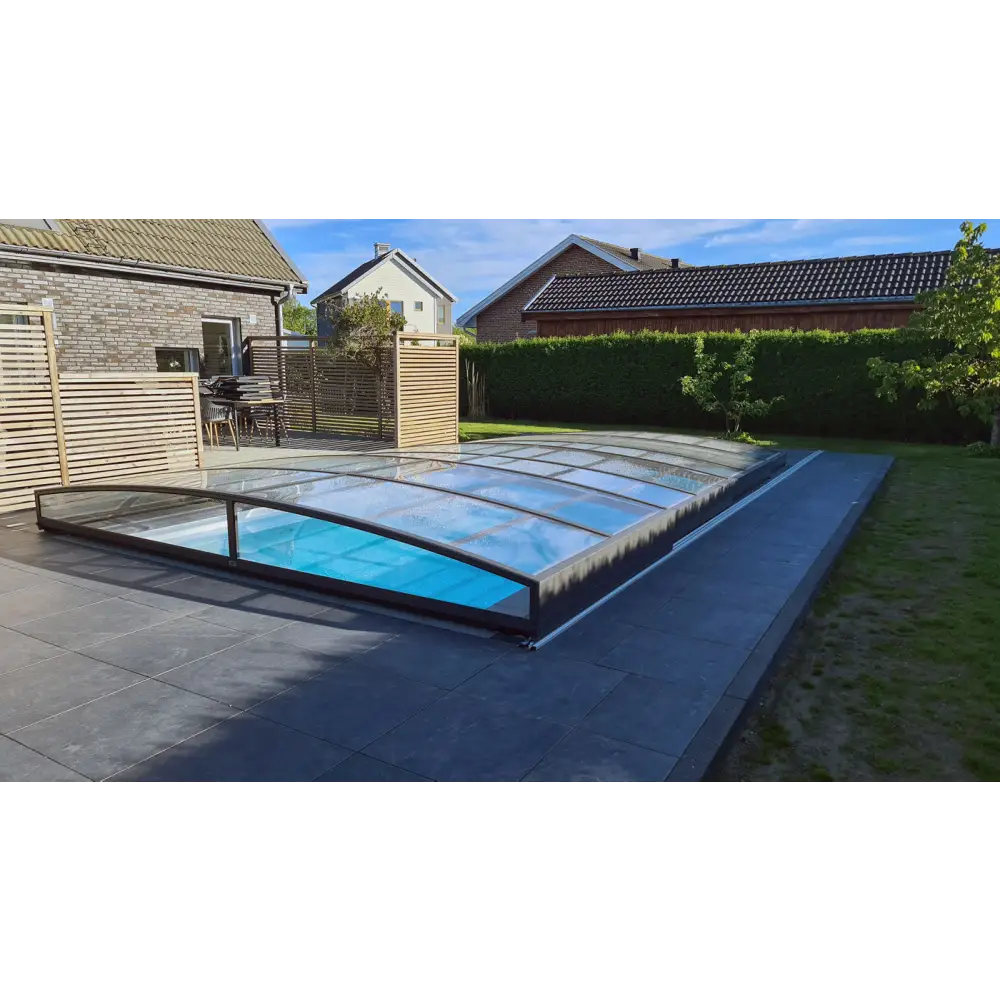 Elegant Pooltak Sydney 3x5 med modern böjd glaspooltak i svart ram