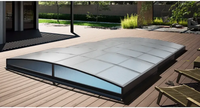 Modern Pooltak Sydney 3×6 med silvertonad, kurvig design och transparenta paneler