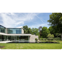 Modern minimalist hus vid Pooltime Exklusiv ovanmark PP pool med oändlighetskant