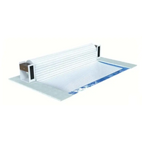 Vit Top One ovanmark 3m bredd poolöverdrag med blå kant och trähandtag