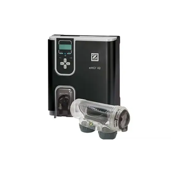 Zodiac Exo väggmonterad elbilsladdningsstation med inbyggd anslutning och svart Exo IQ-vattenfiltreringssystem